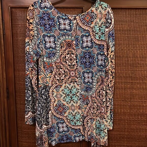 WOMENS LONG SLEEVE TOP - SMALL SIDE SLITS - SIZE LARGE - Picture 2 of 2